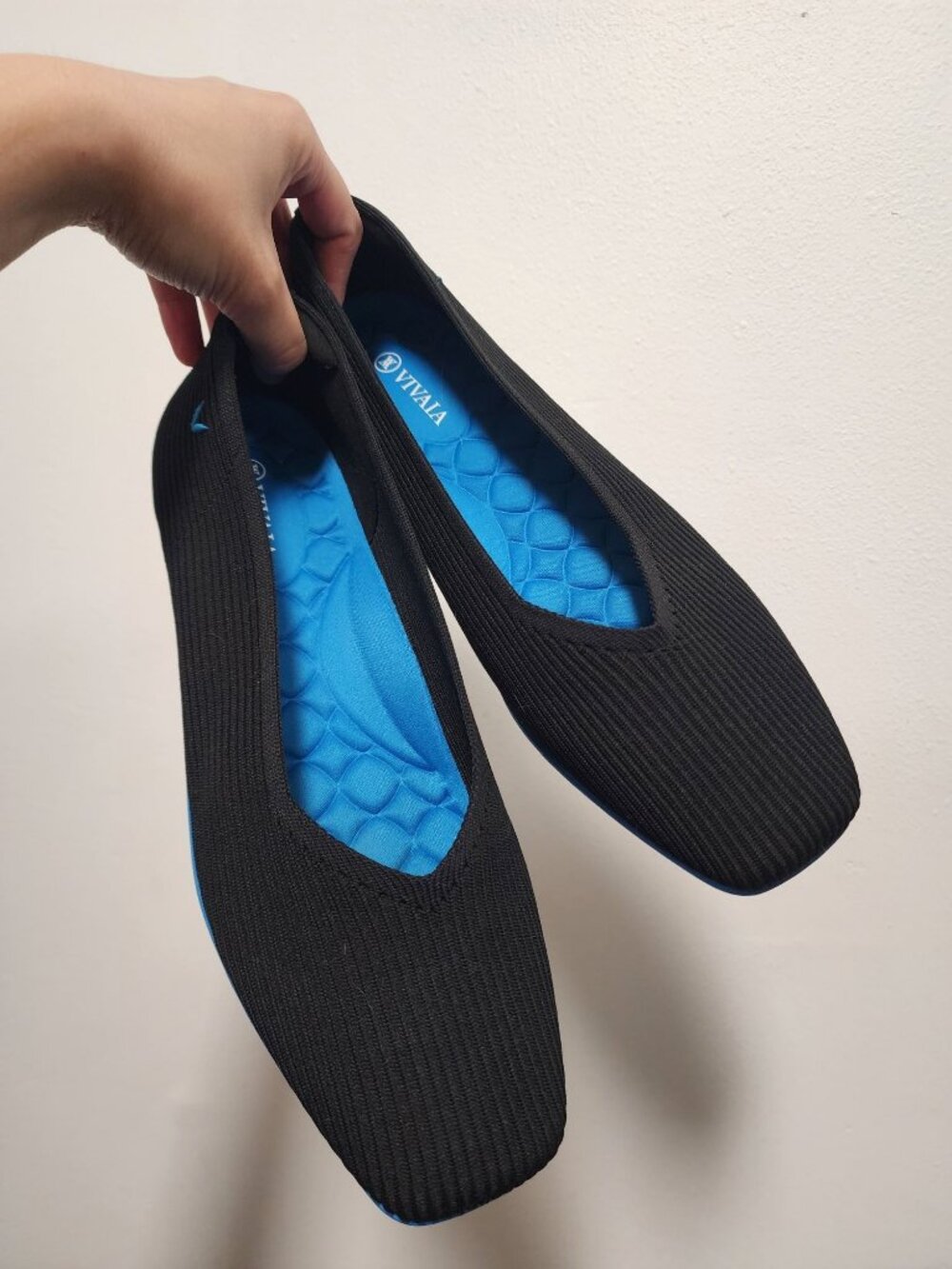 Vivaia black Margot 2.0 square toe V-cut flats 42/10.5